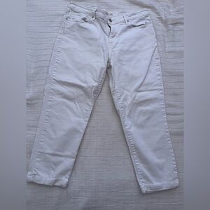 White Levi’s Mid-rise skinny Jeans size 32